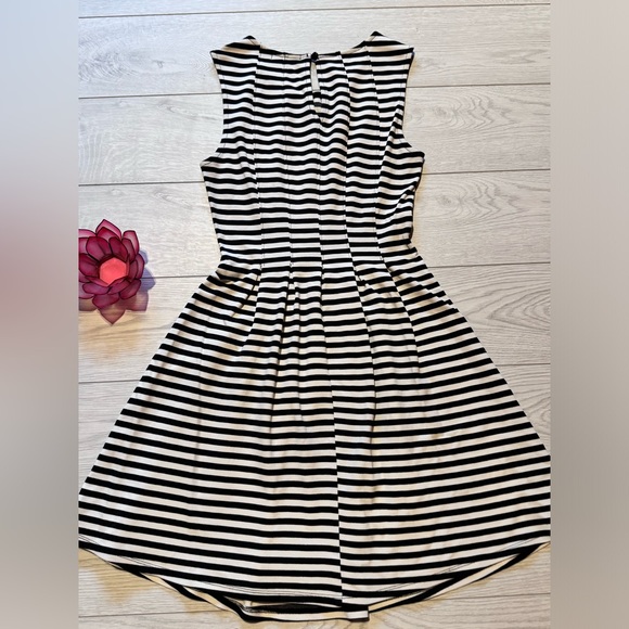 Monteau Striped Mini Dress - Size Medium - Picture 3 of 7